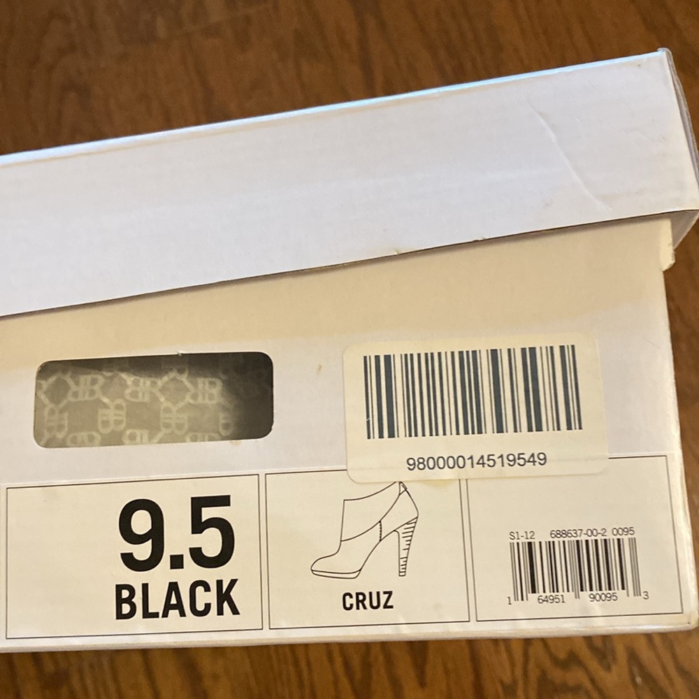 NIB Banana Republic Black Suede Booties, Size 9.5, 4” heels, beautiful shoes - Picture 8 of 8